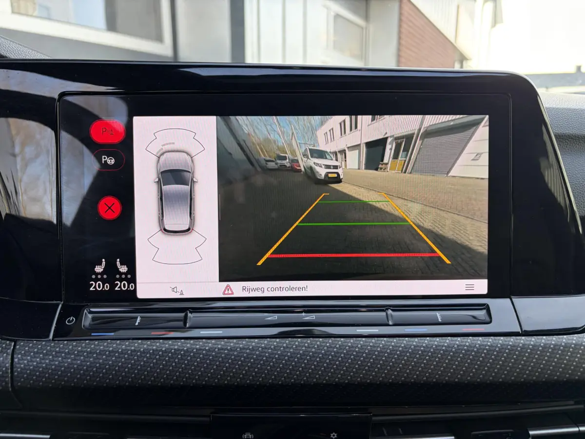 Golf 1.5 eTSI R-Line Business | Panoramadak | Keyless | Stoel verwarming | Camera |