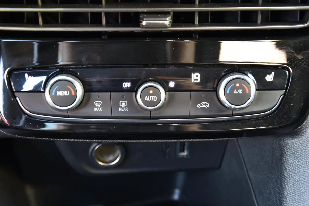 Mokka-e Business Elegance 50-kWh 11kw bl.