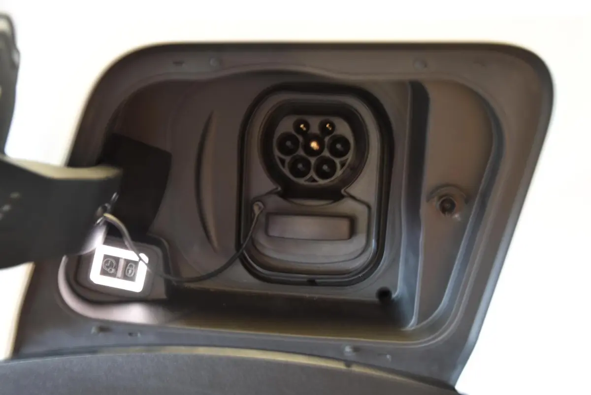 Mokka-e Business Elegance 50-kWh 11kw bl.