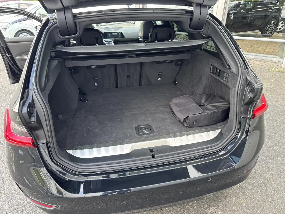 3 Serie Touring 330e Sportline | Panodak | Plug-In Hybrid