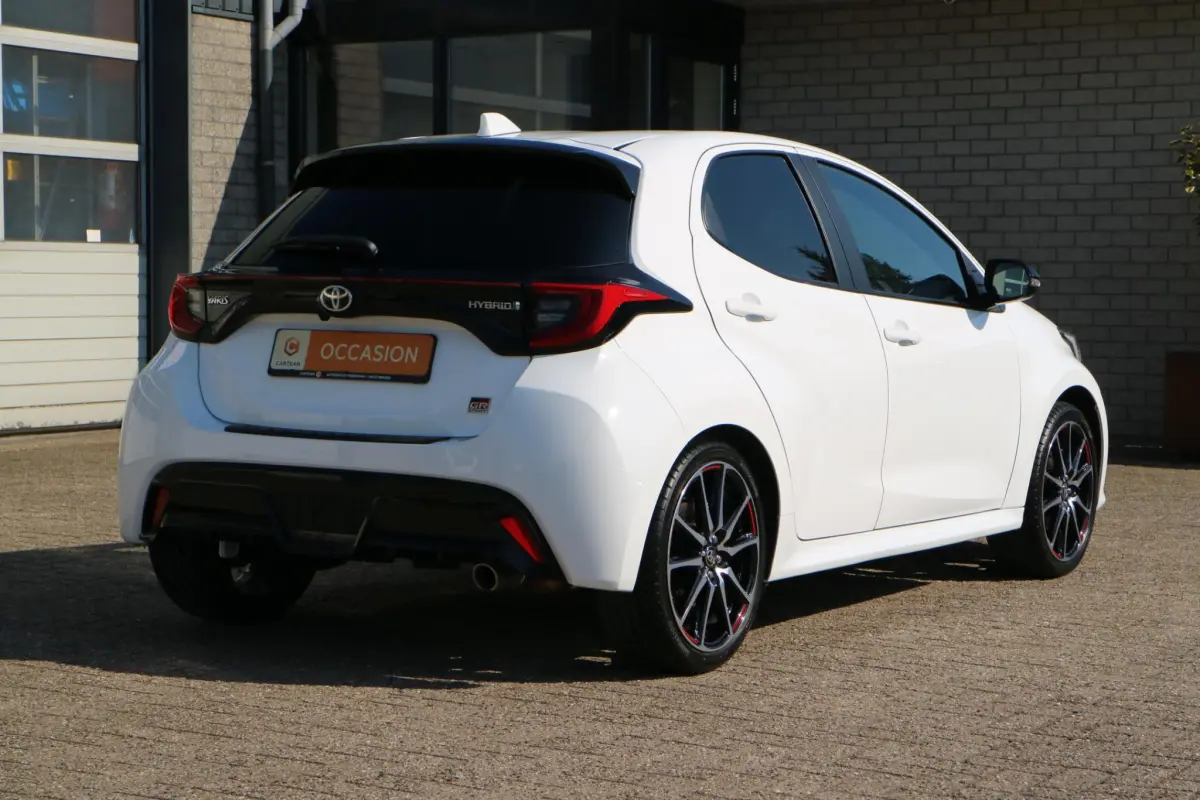 Yaris 1.5 Hybrid GR Sport | Automaat! | Blindspot | Carplay! |