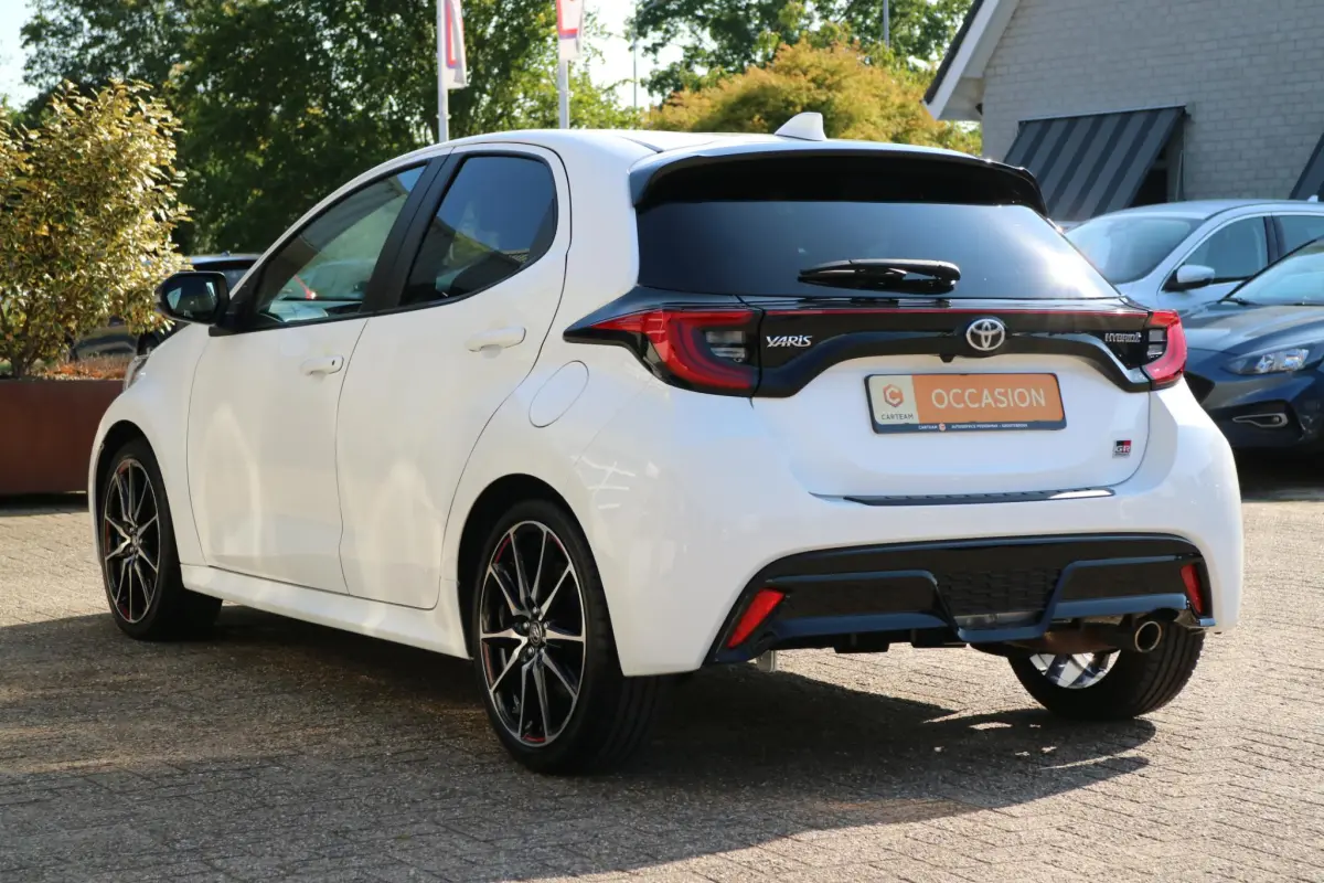 Yaris 1.5 Hybrid GR Sport | Automaat! | Blindspot | Carplay! |