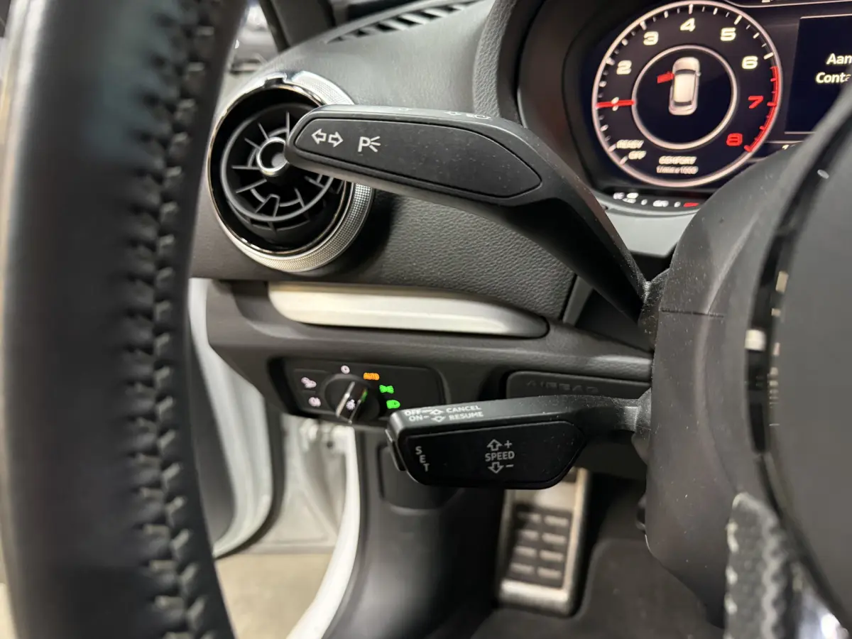 A3 Sportback 30 TFSI Advance Sport // S-line // Virtual dash // pdc