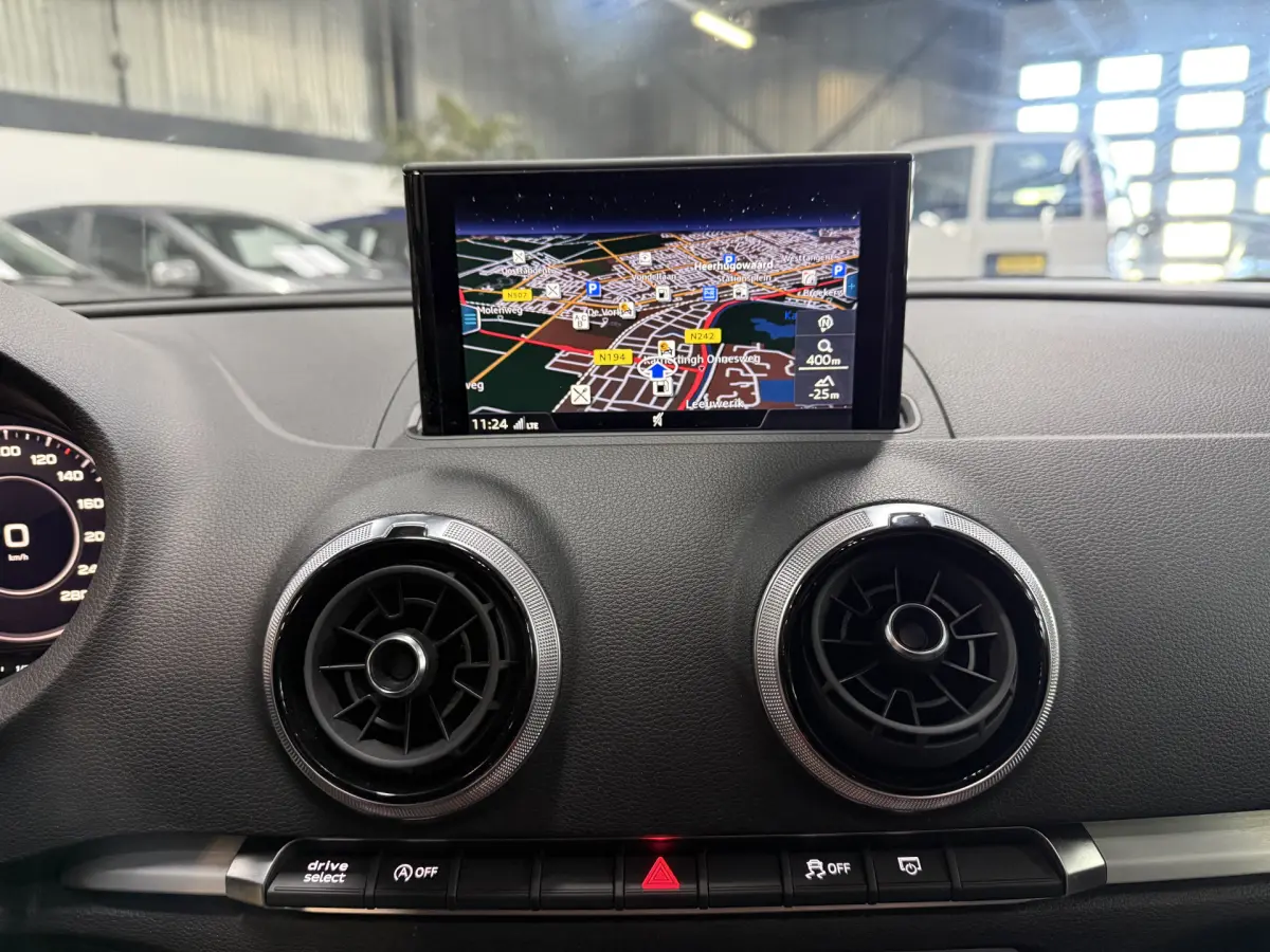 A3 Sportback 30 TFSI Advance Sport // S-line // Virtual dash // pdc