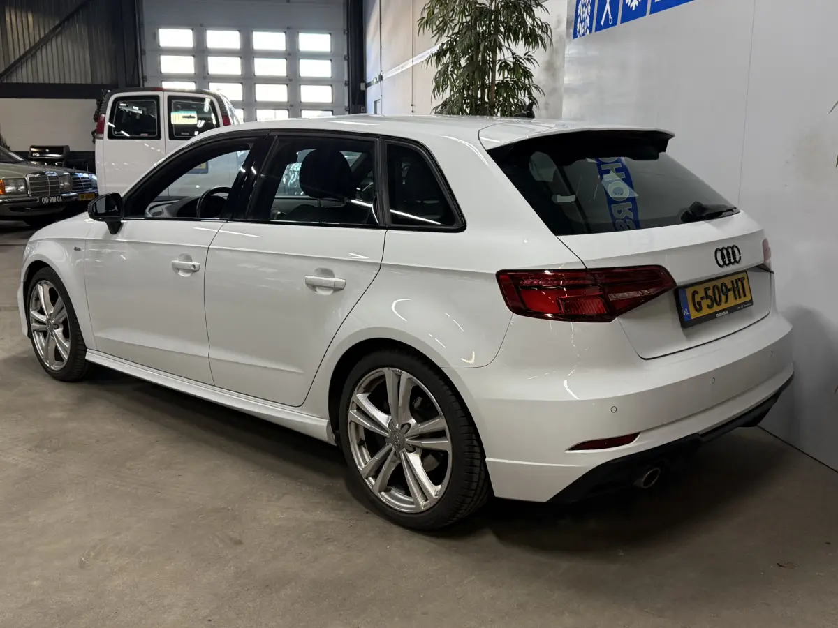 A3 Sportback 30 TFSI Advance Sport // S-line // Virtual dash // pdc