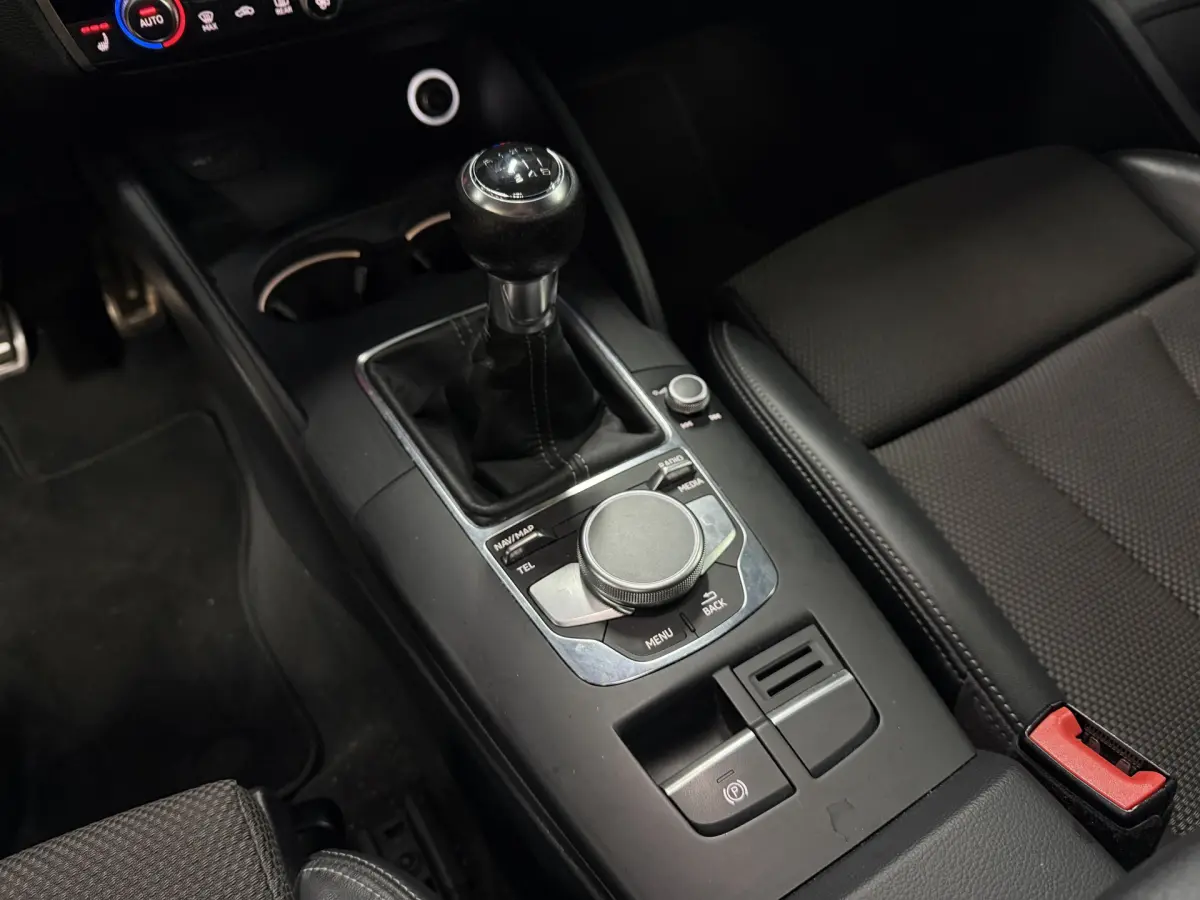 A3 Sportback 30 TFSI Advance Sport // S-line // Virtual dash // pdc