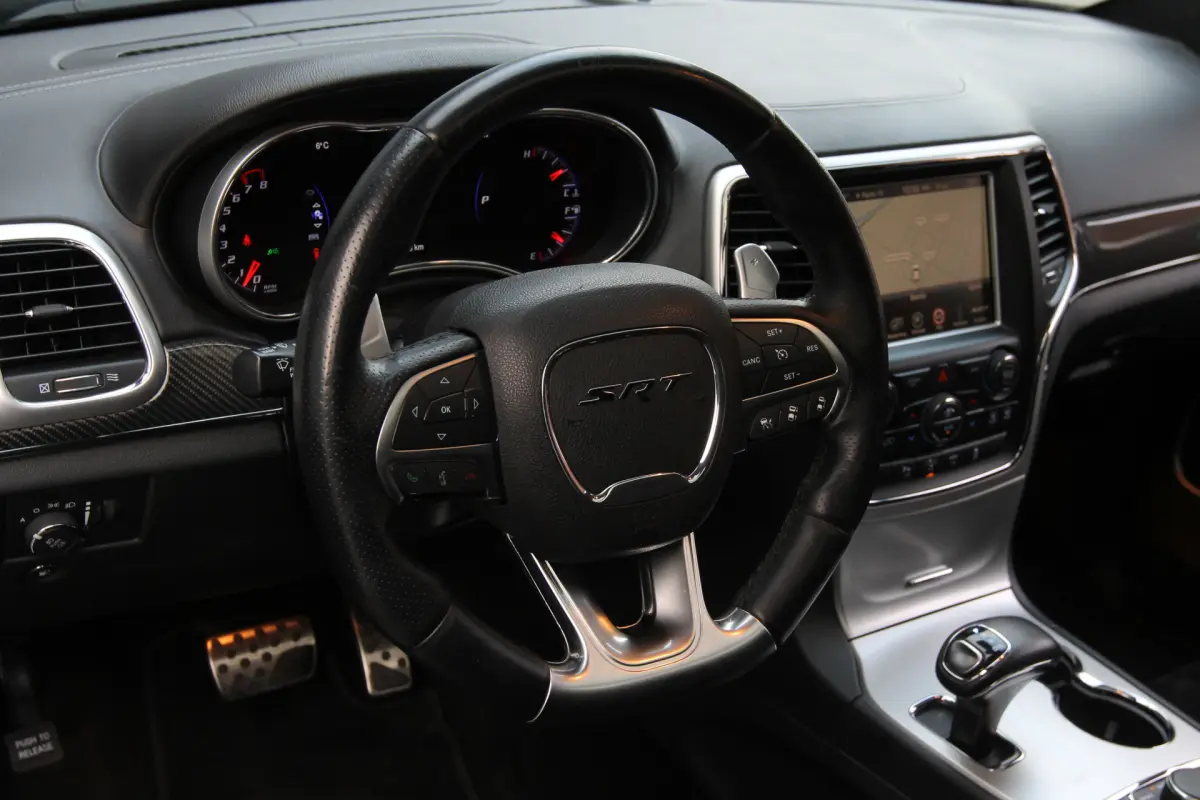 Grand Cherokee 6.4 V8 SRT8 I Aut. I 468 PK I Grijs Kenteken