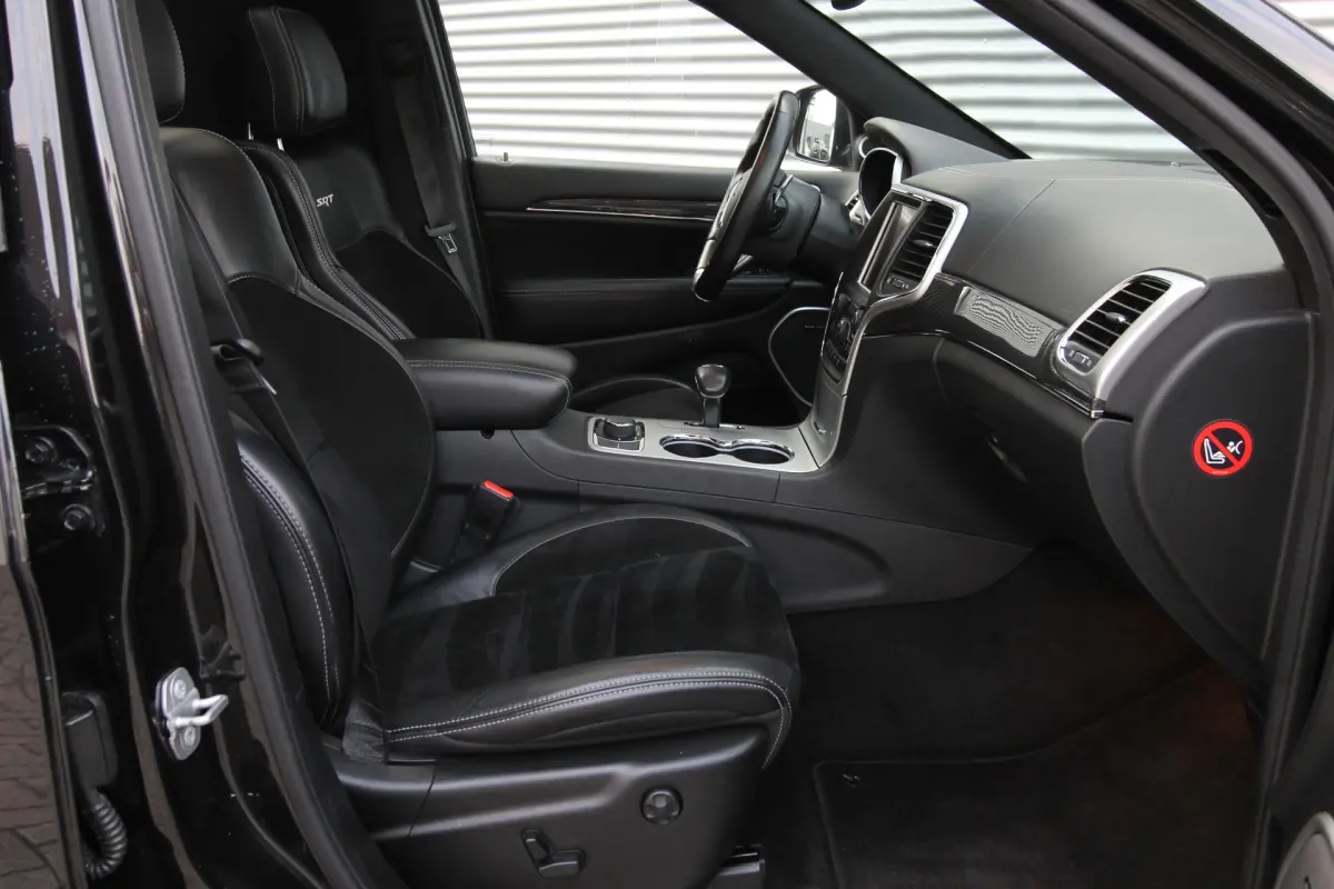 Grand Cherokee 6.4 V8 SRT8 I Aut. I 468 PK I Grijs Kenteken