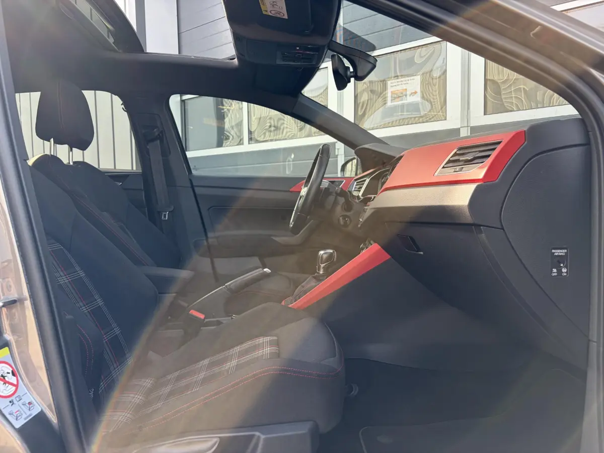 Polo 2.0 TSI GTI | CarPlay | Stoel verwarming | Camera | Pano | LED |