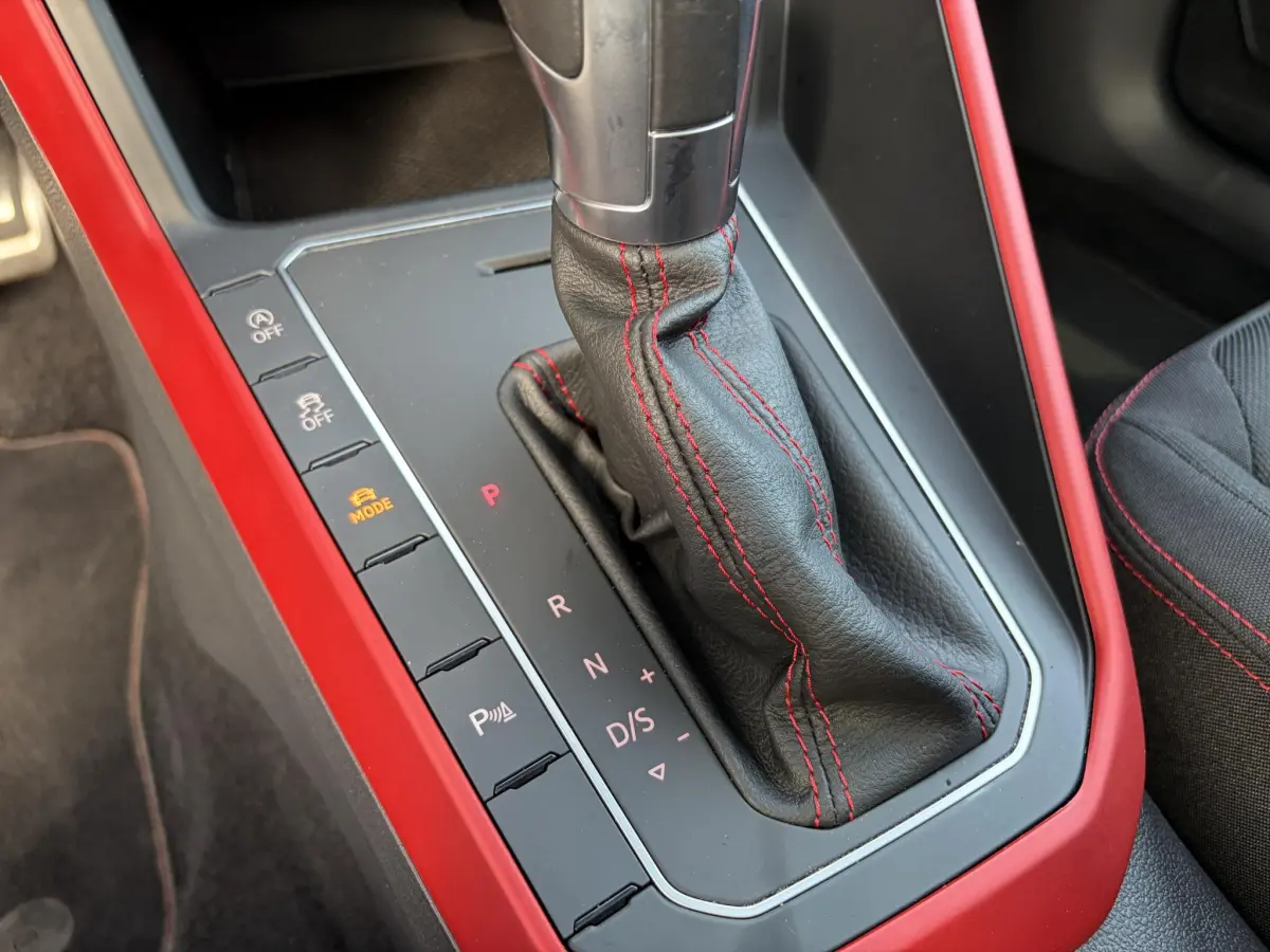 Polo 2.0 TSI GTI | CarPlay | Stoel verwarming | Camera | Pano | LED |