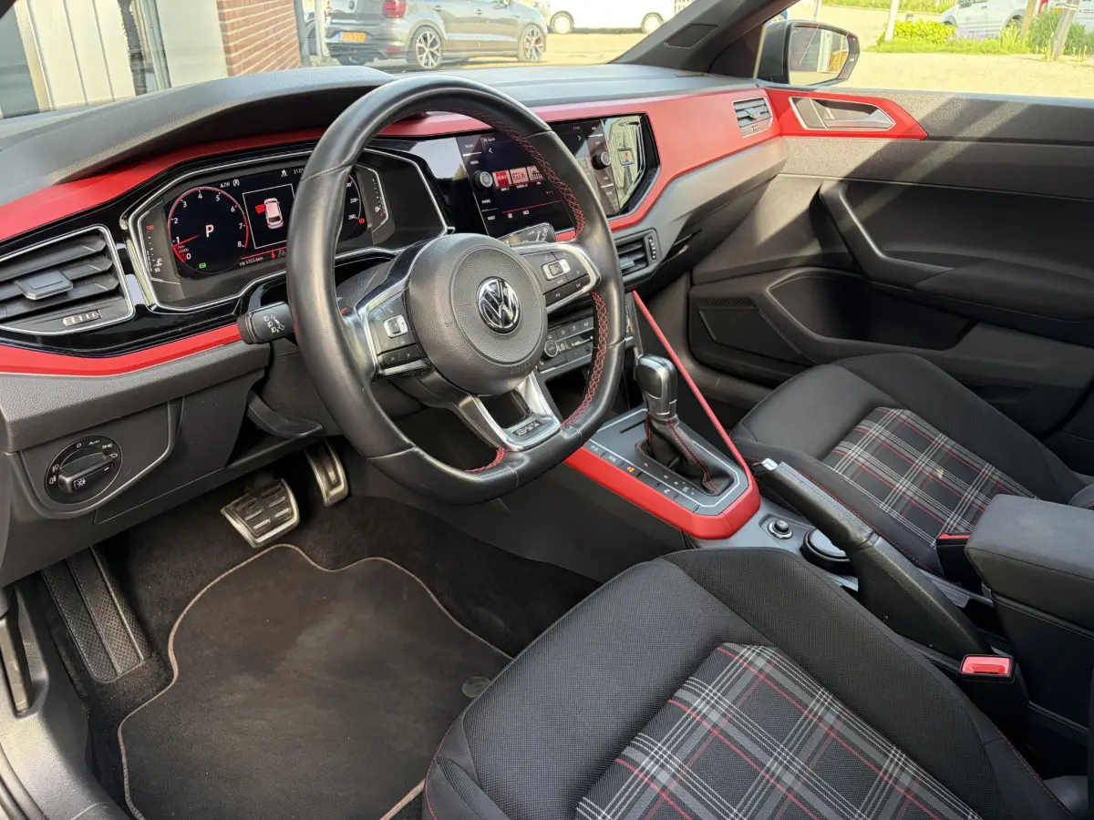 Polo 2.0 TSI GTI | CarPlay | Stoel verwarming | Camera | Pano | LED |