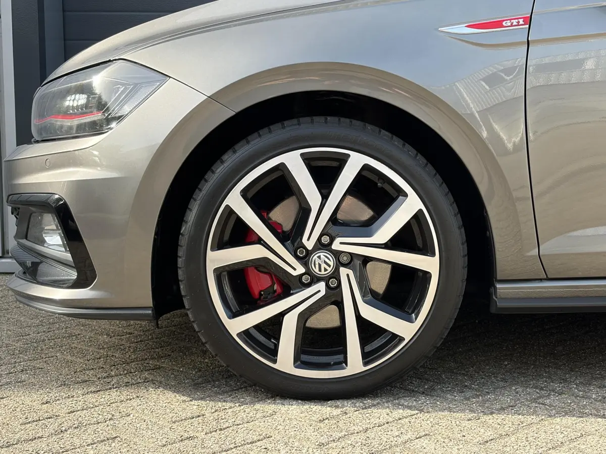 Polo 2.0 TSI GTI | CarPlay | Stoel verwarming | Camera | Pano | LED |