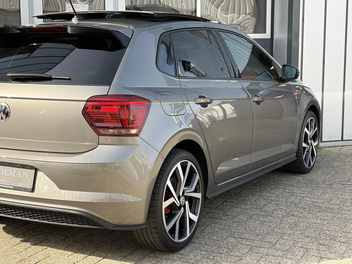 Polo 2.0 TSI GTI | CarPlay | Stoel verwarming | Camera | Pano | LED |