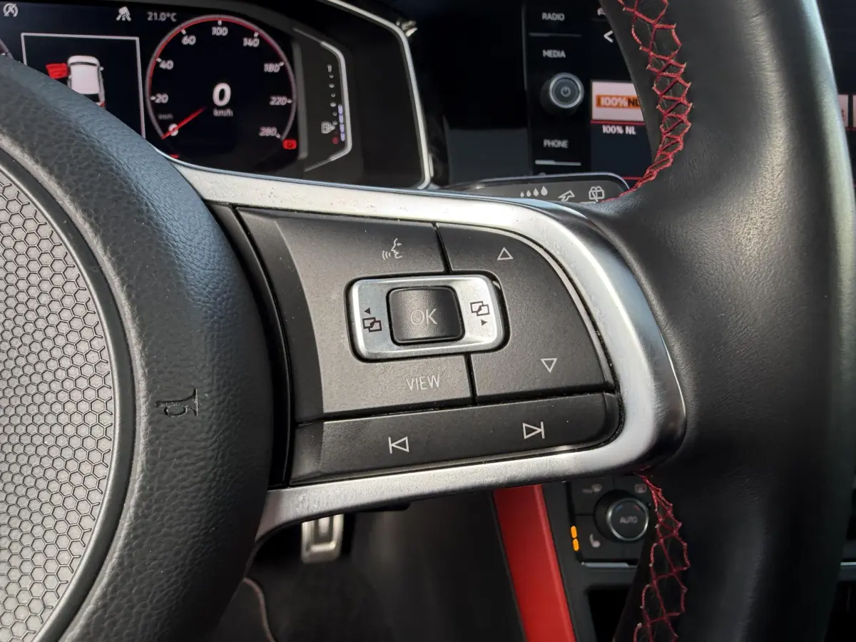 Polo 2.0 TSI GTI | CarPlay | Stoel verwarming | Camera | Pano | LED |
