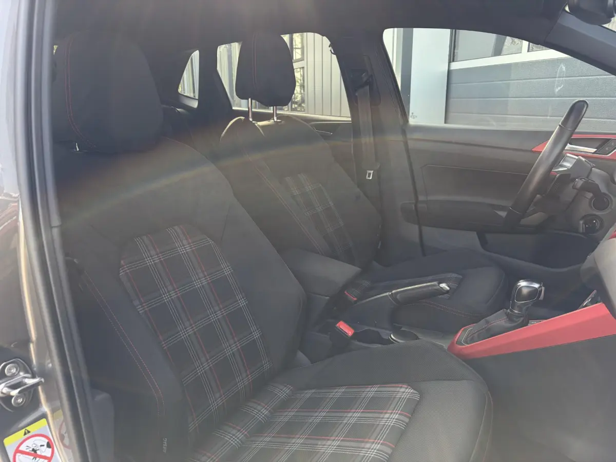 Polo 2.0 TSI GTI | CarPlay | Stoel verwarming | Camera | Pano | LED |