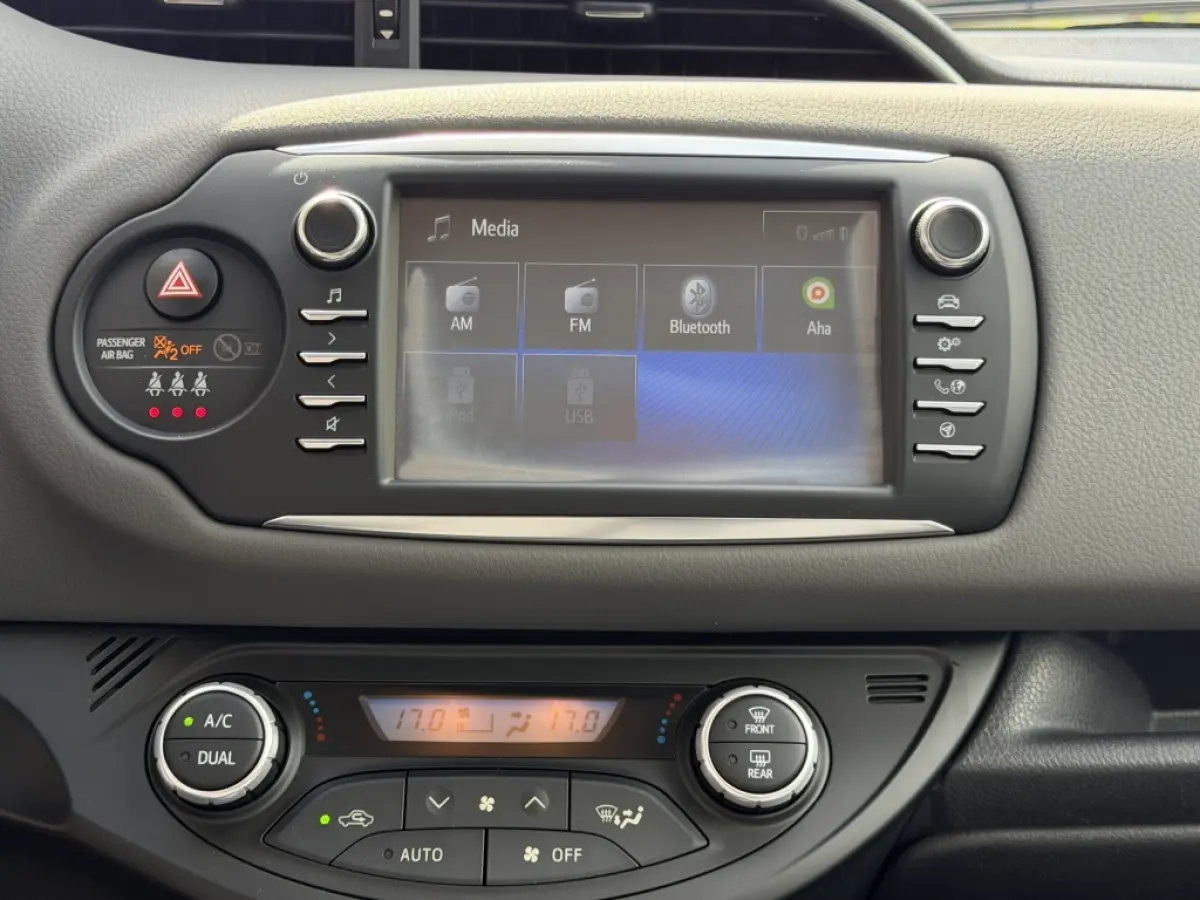Yaris (Gereserveerd) 1.5 VVT-i Active | Airco | Automaat | Airco | Camera achter