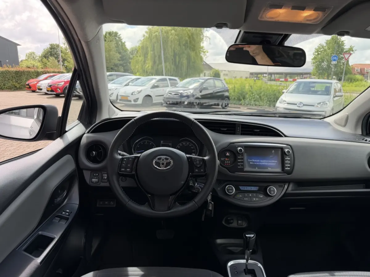 Yaris (Gereserveerd) 1.5 VVT-i Active | Airco | Automaat | Airco | Camera achter