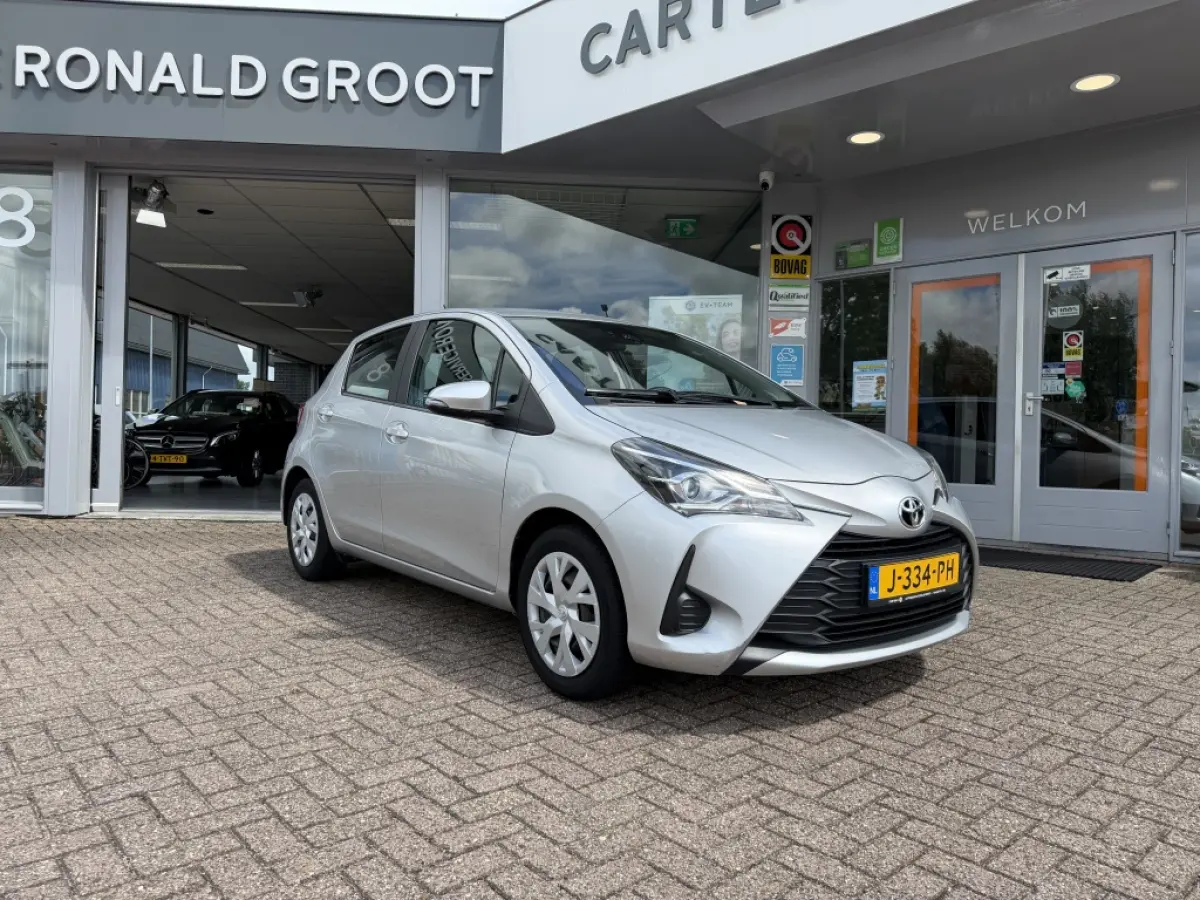Yaris (Gereserveerd) 1.5 VVT-i Active | Airco | Automaat | Airco | Camera achter
