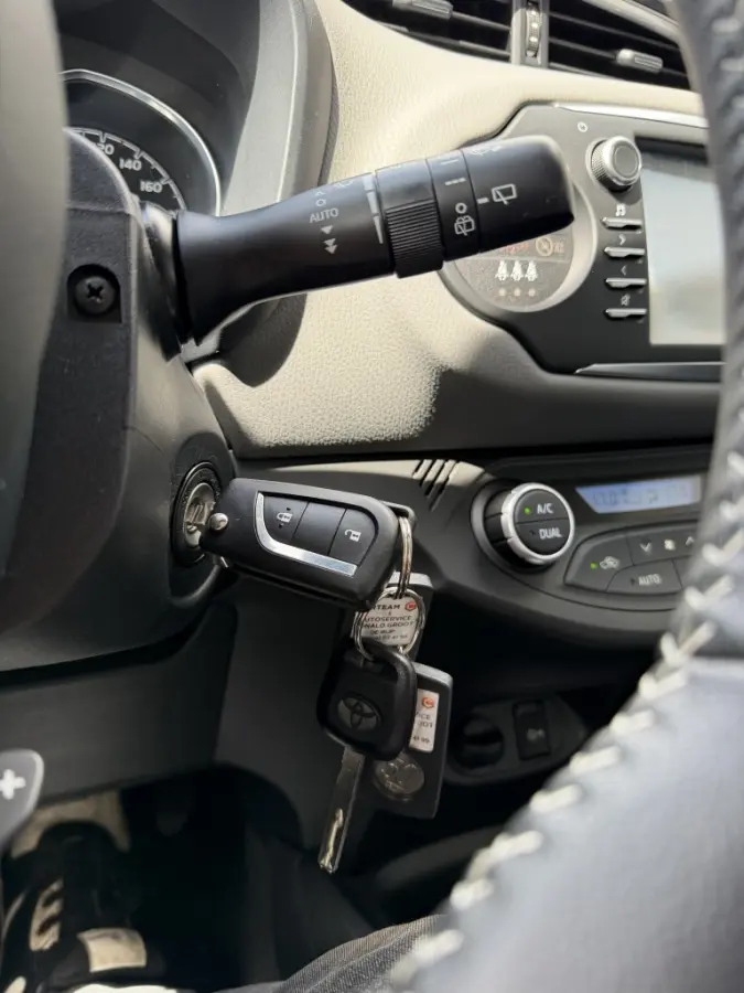 Yaris (Gereserveerd) 1.5 VVT-i Active | Airco | Automaat | Airco | Camera achter