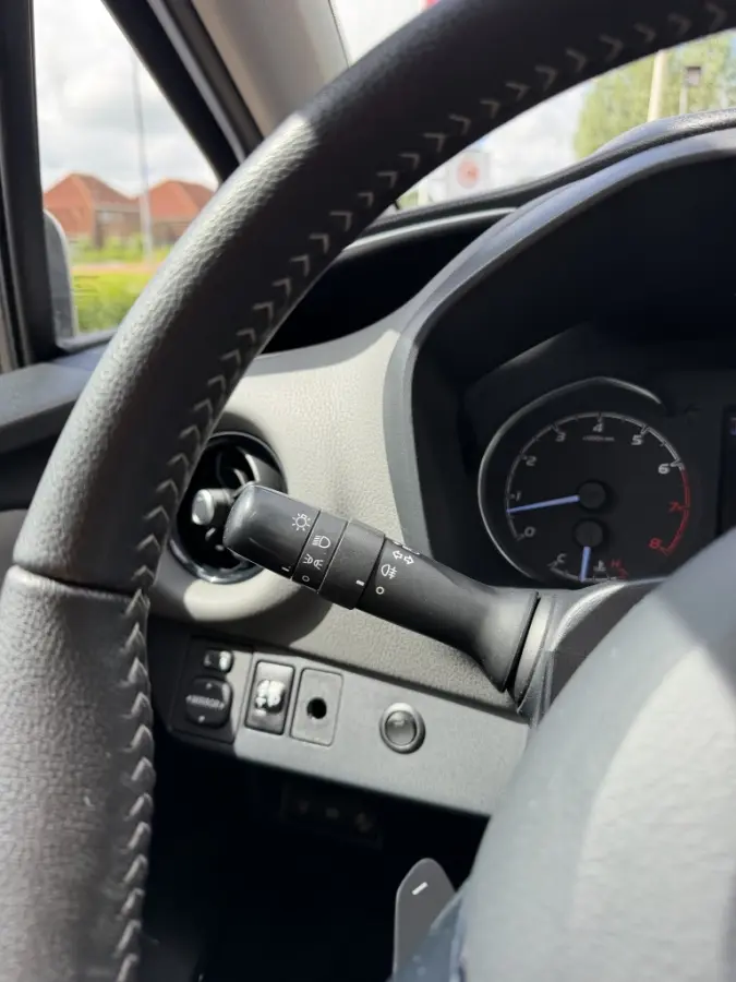 Yaris (Gereserveerd) 1.5 VVT-i Active | Airco | Automaat | Airco | Camera achter