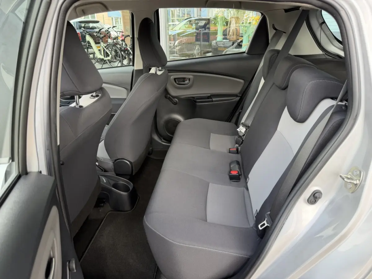 Yaris (Gereserveerd) 1.5 VVT-i Active | Airco | Automaat | Airco | Camera achter