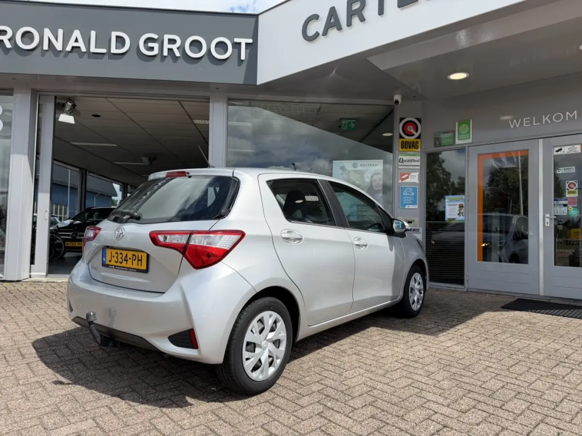 Yaris (Gereserveerd) 1.5 VVT-i Active | Airco | Automaat | Airco | Camera achter