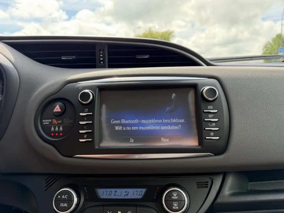 Yaris (Gereserveerd) 1.5 VVT-i Active | Airco | Automaat | Airco | Camera achter