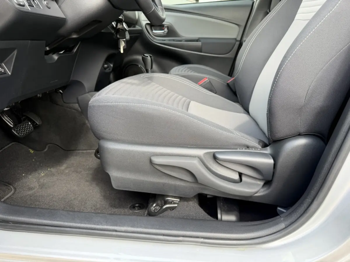 Yaris (Gereserveerd) 1.5 VVT-i Active | Airco | Automaat | Airco | Camera achter