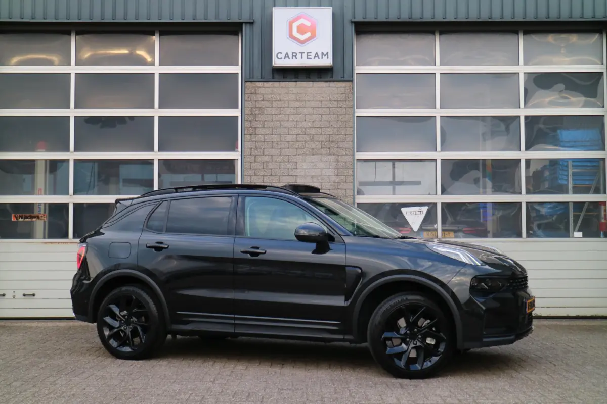 01 1.5 Midnight Black | PHEV | LED |