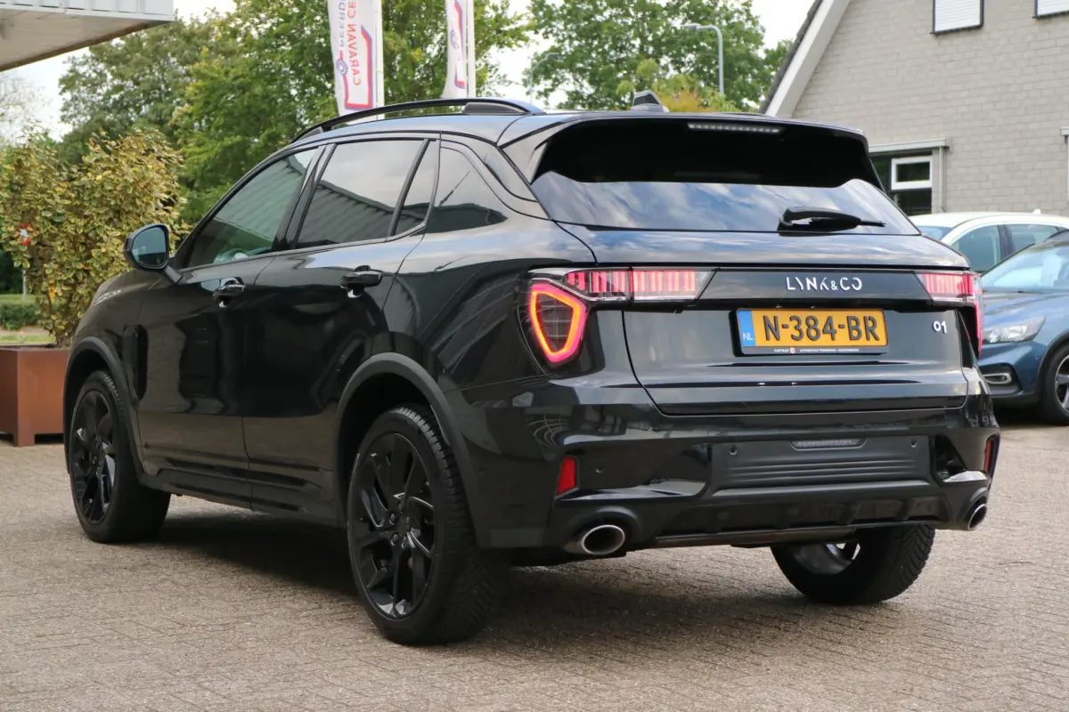 01 1.5 Midnight Black | PHEV | LED |