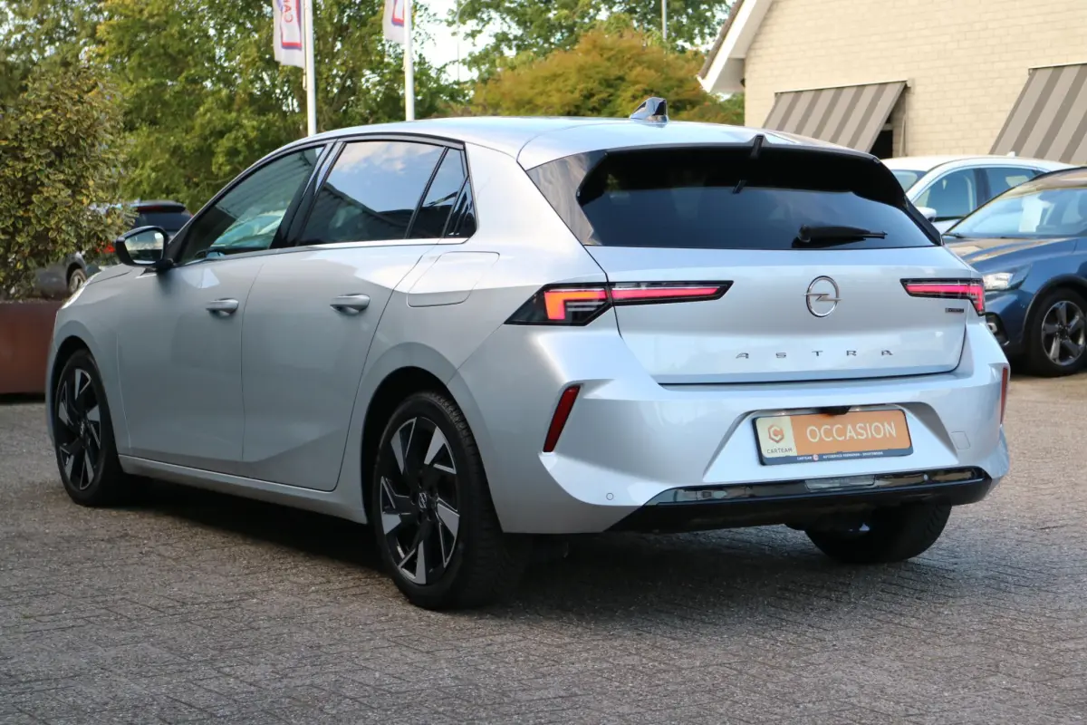 Astra 1.6 Turbo Plug In Hybrid Ultimate | AGR Stoelen! | Camera | Compleet! |