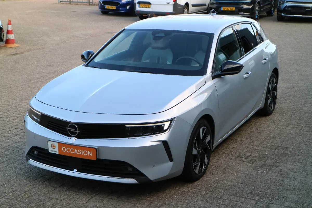 Astra 1.6 Turbo Plug In Hybrid Ultimate | AGR Stoelen! | Camera | Compleet! |
