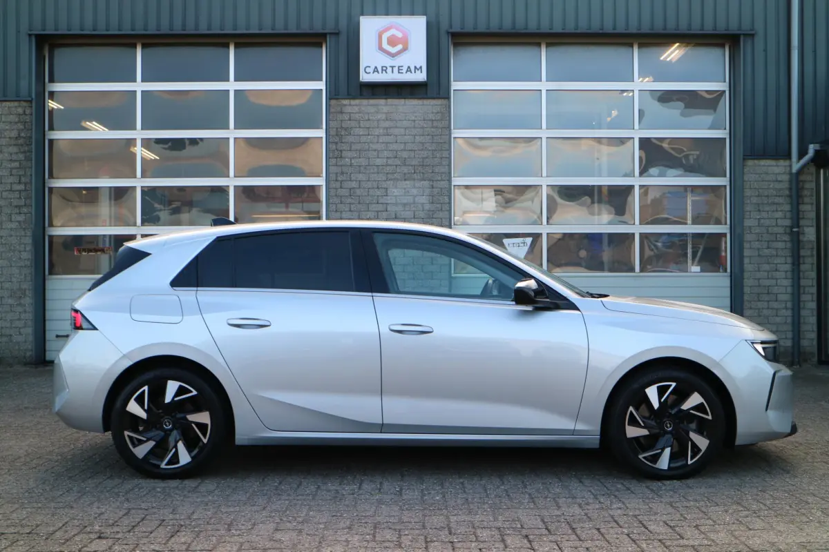 Astra 1.6 Turbo Plug In Hybrid Ultimate | AGR Stoelen! | Camera | Compleet! |