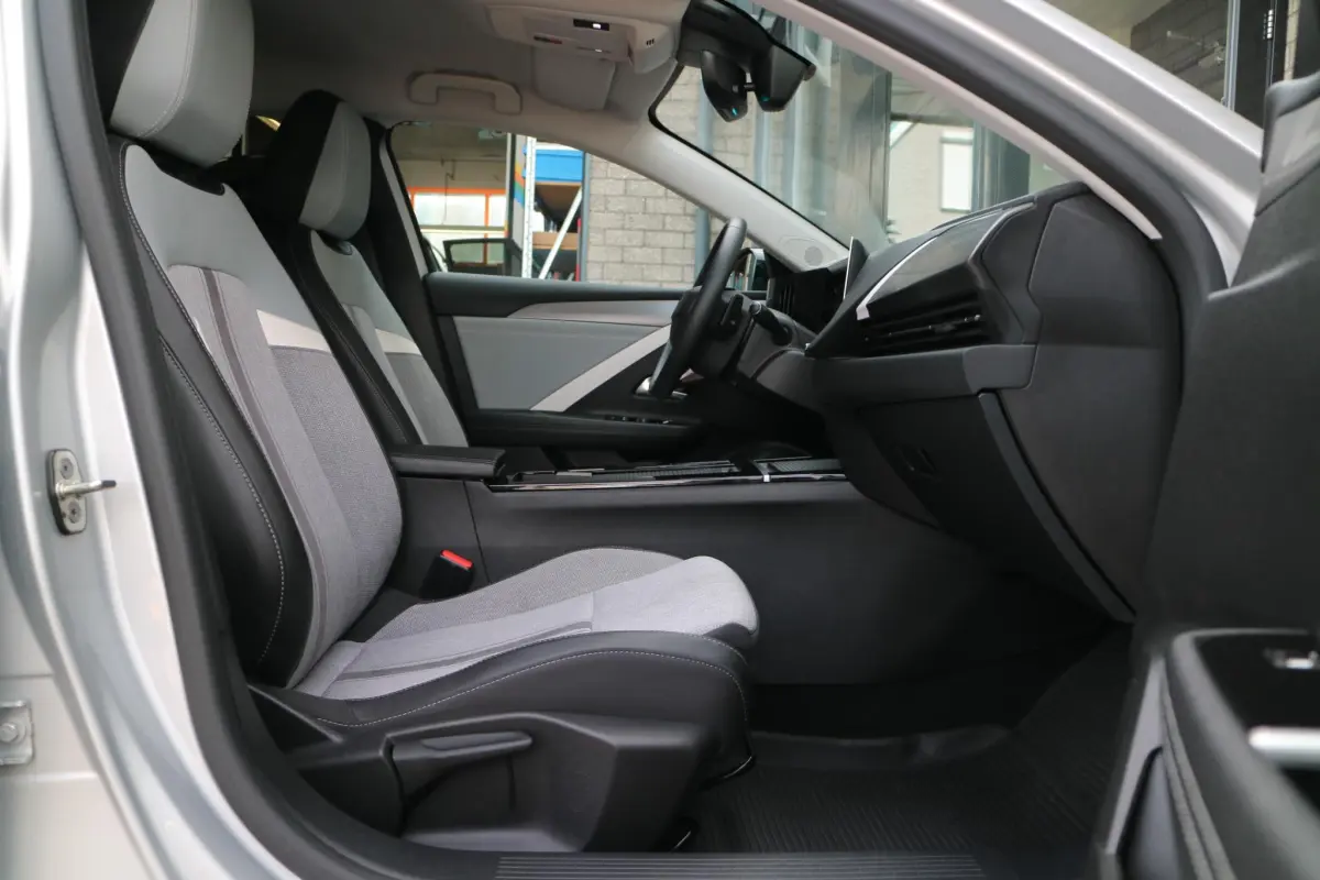 Astra 1.6 Turbo Plug In Hybrid Ultimate | AGR Stoelen! | Camera | Compleet! |
