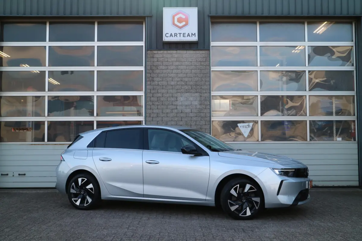 Astra 1.6 Turbo Plug In Hybrid Ultimate | AGR Stoelen! | Camera | Compleet! |