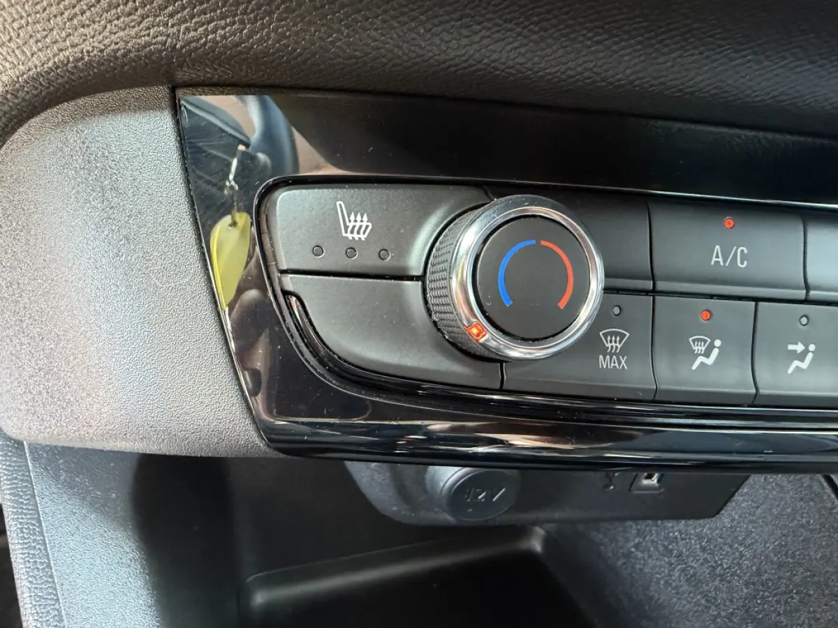 Corsa (Gereserveerd) 1.2 Elegance | Carplay | Airco | Cruise | Nieuwe Distributie | Automaat