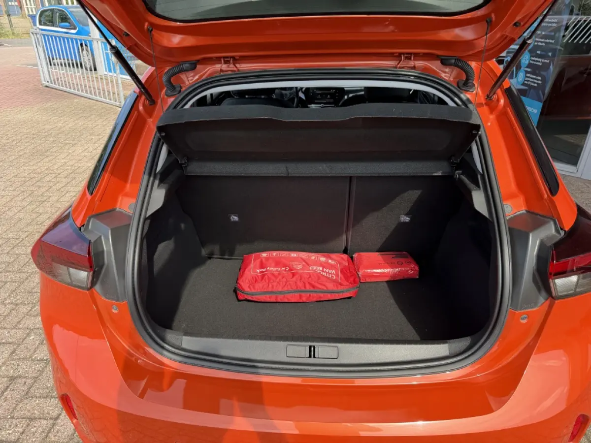 Corsa (Gereserveerd) 1.2 Elegance | Carplay | Airco | Cruise | Nieuwe Distributie | Automaat