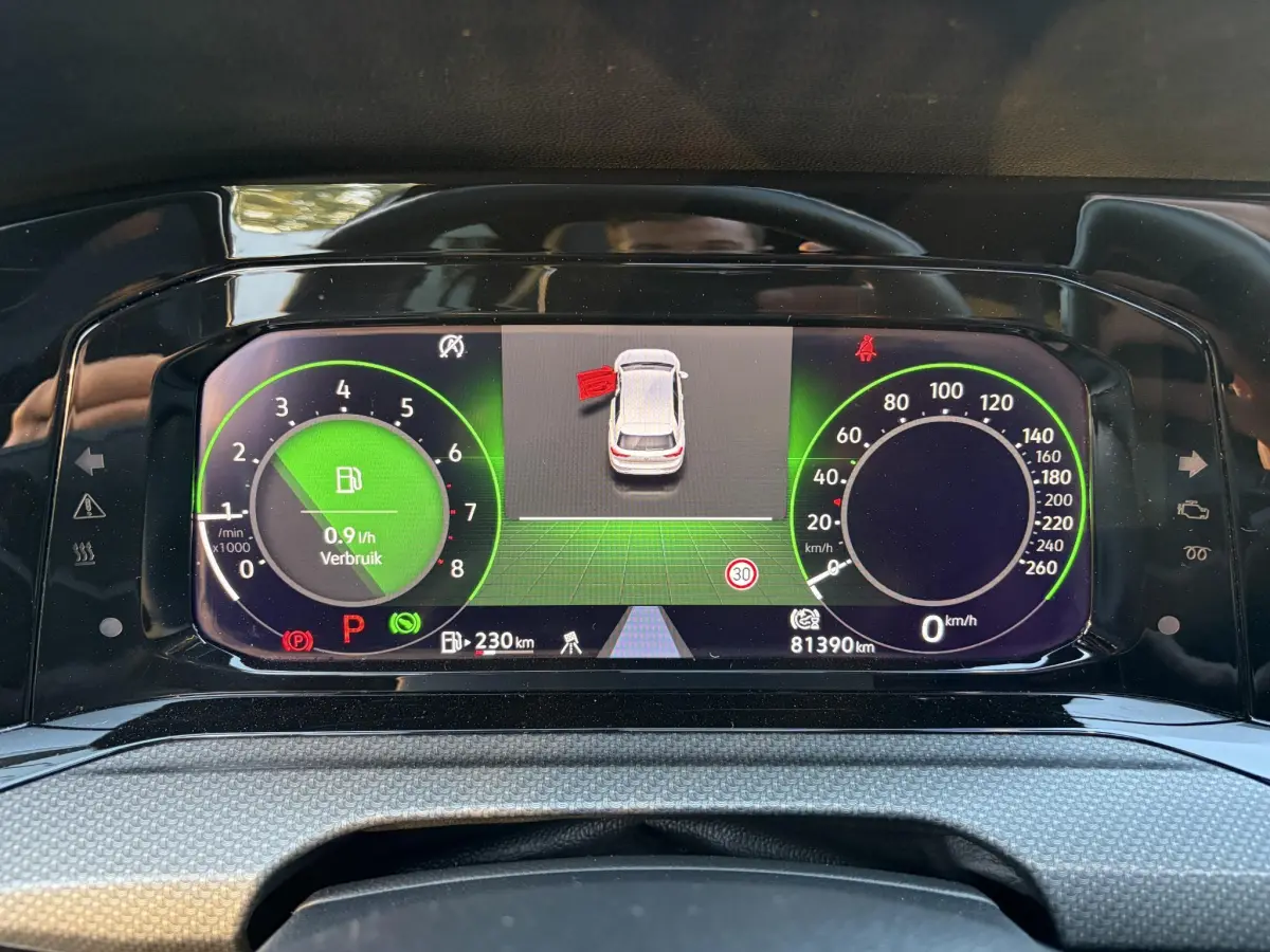 Golf 1.5 eTSI R-Line | Pano | LED | Stoel verwarming | 3x R-Line | Camera |