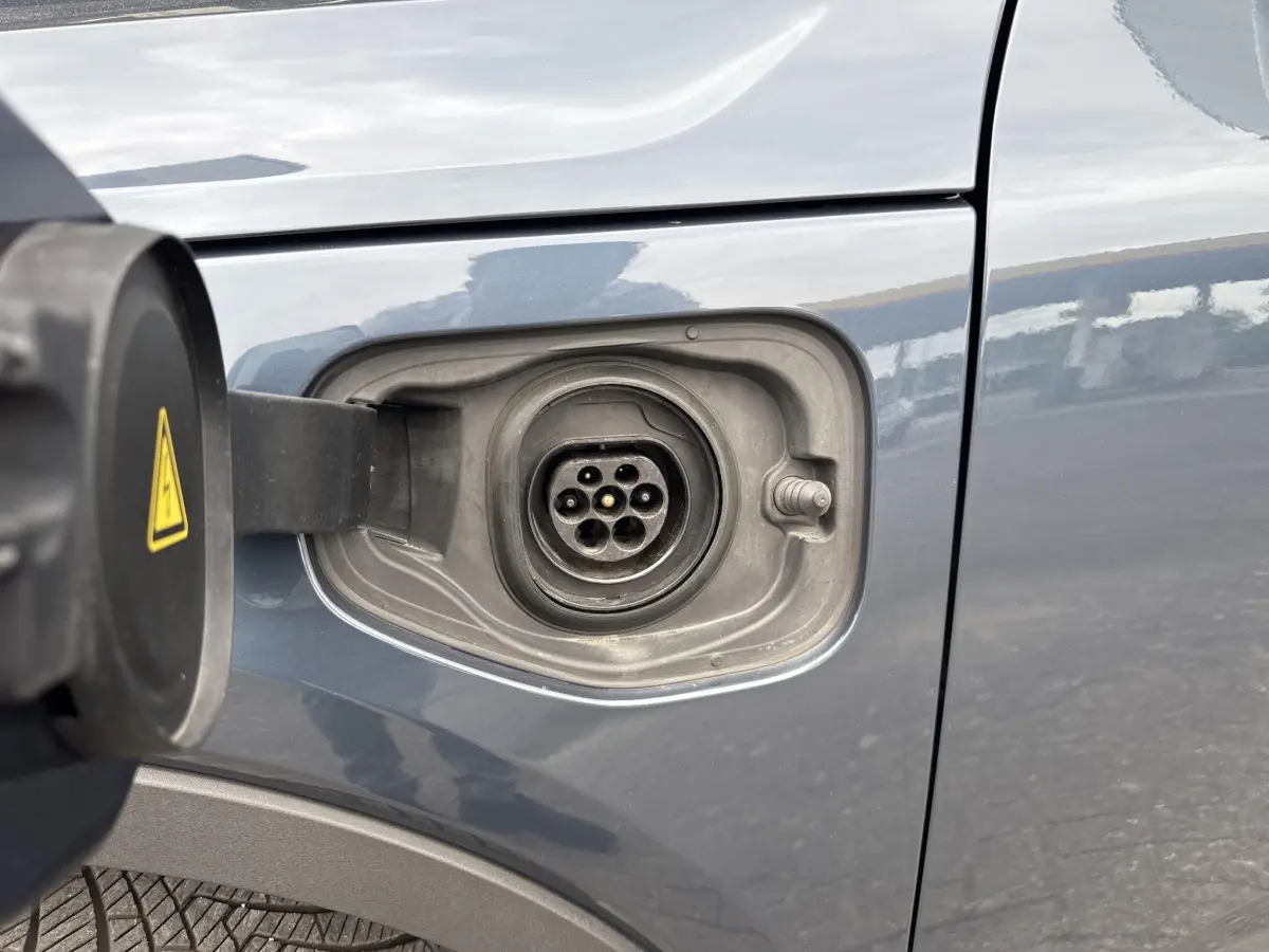 XC40 1.5 T5 Recharge R-Design | Panodak | Leder |