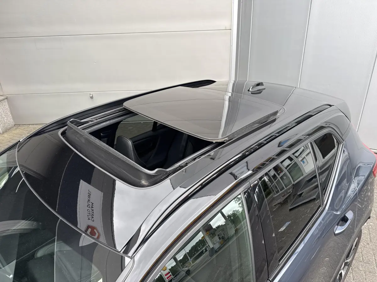 XC40 1.5 T5 Recharge R-Design | Panodak | Leder |