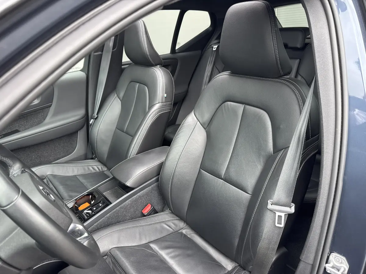 XC40 1.5 T5 Recharge R-Design | Panodak | Leder |