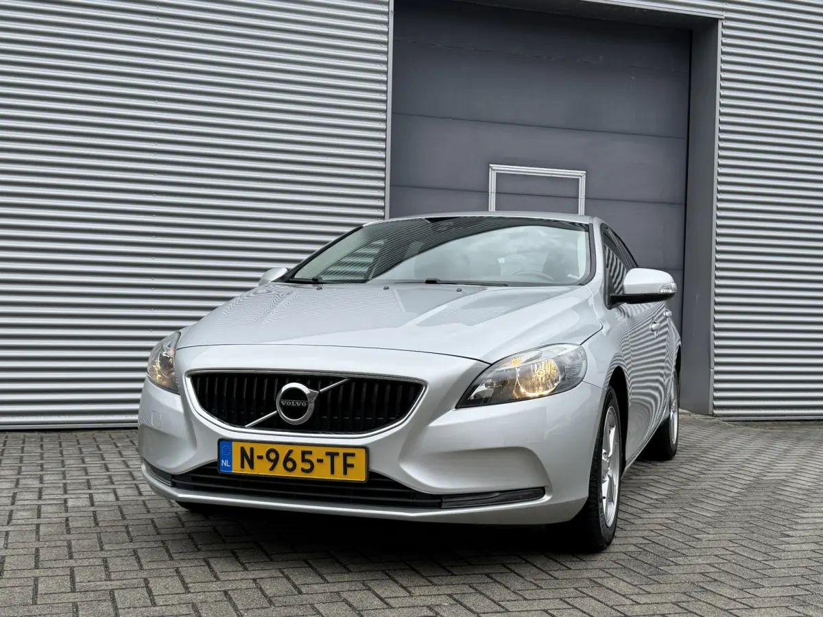 V40 2.0 T2 Kinetic I Cruise Contol I Airco I Dealer Oh.