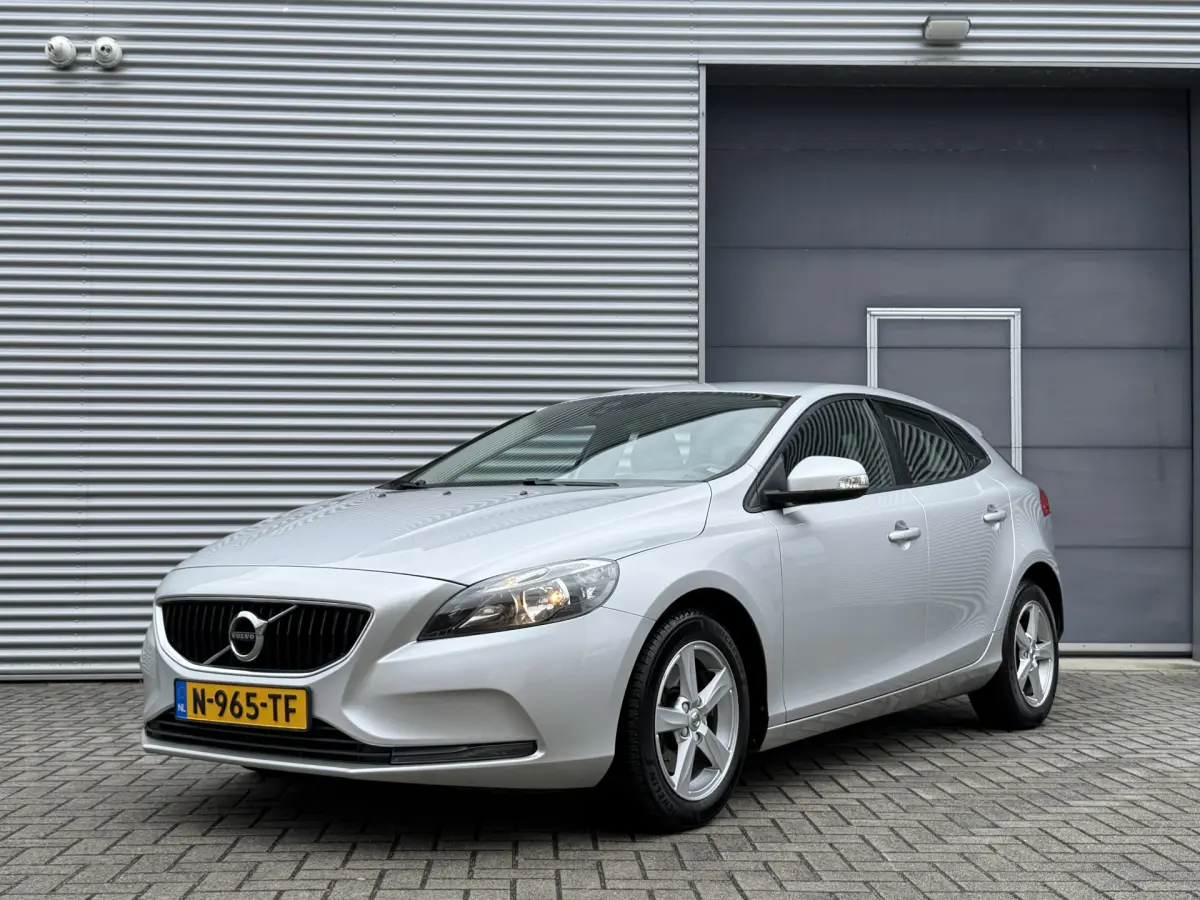 V40 2.0 T2 Kinetic I Cruise Contol I Airco I Dealer Oh.
