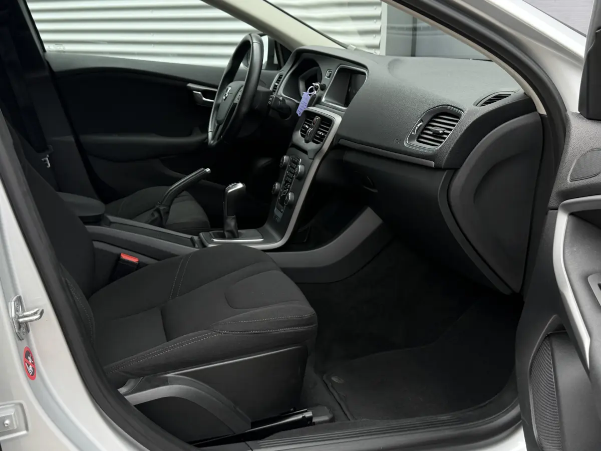 V40 2.0 T2 Kinetic I Cruise Contol I Airco I Dealer Oh.