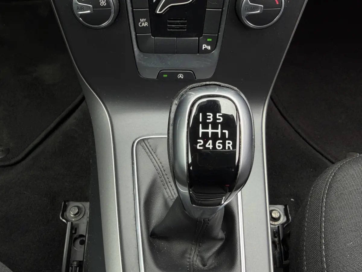 V40 2.0 T2 Kinetic I Cruise Contol I Airco I Dealer Oh.
