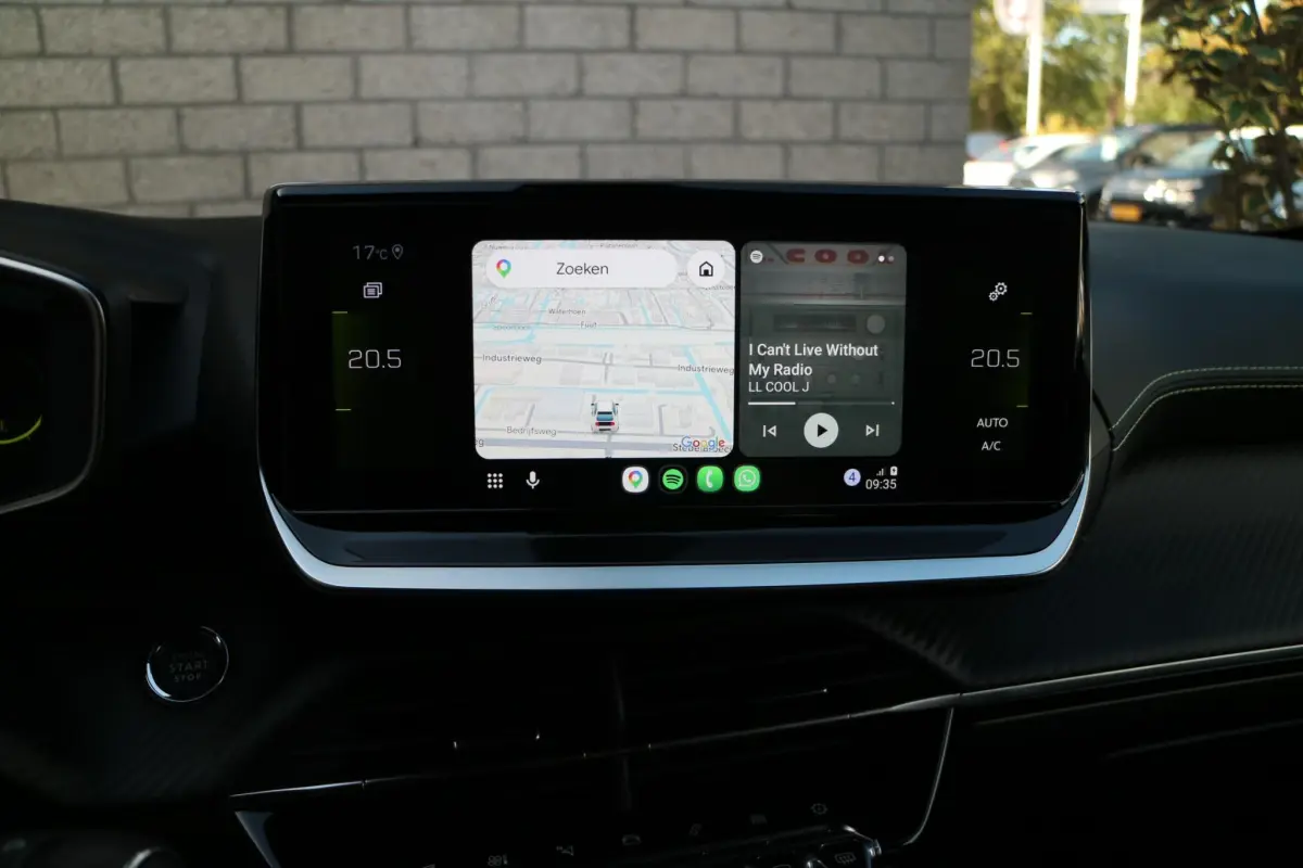 208 1.2 PureTech GT Pack | Camera | Carplay |