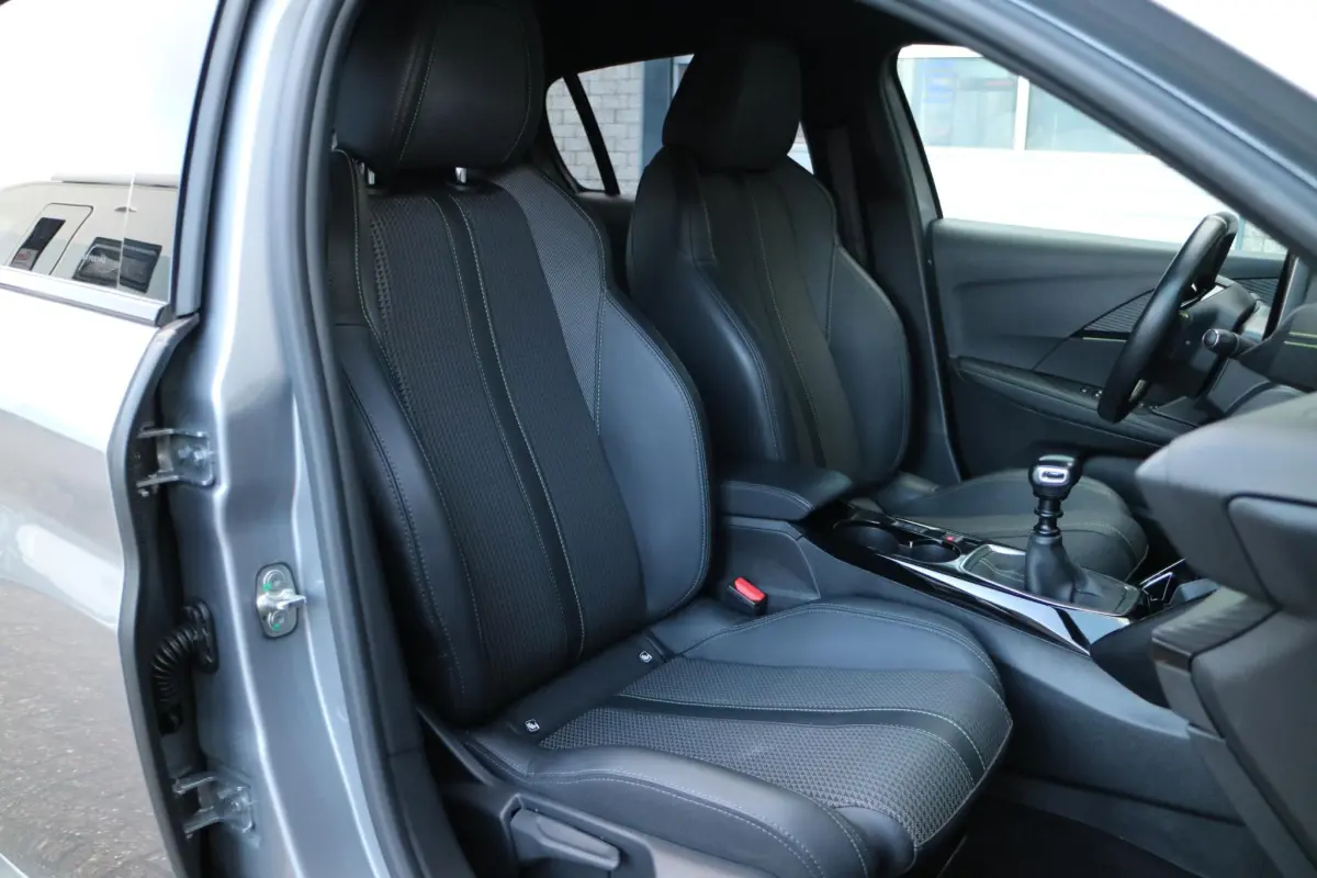 208 1.2 PureTech GT Pack | Camera | Carplay |