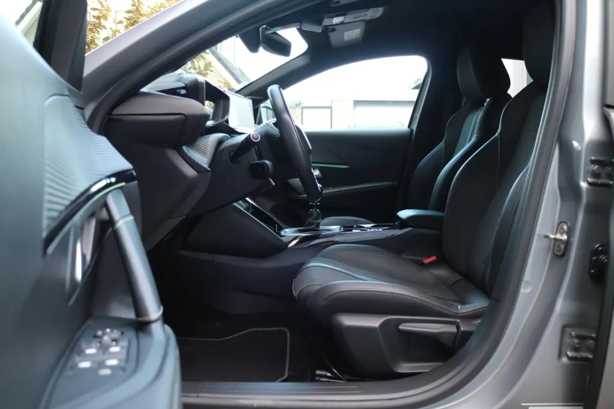 208 1.2 PureTech GT Pack | Camera | Carplay |