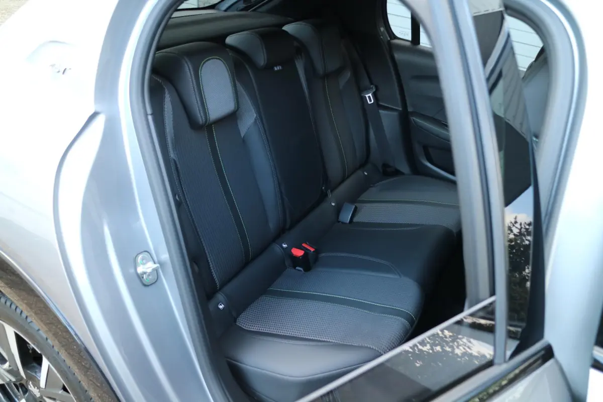 208 1.2 PureTech GT Pack | Camera | Carplay |