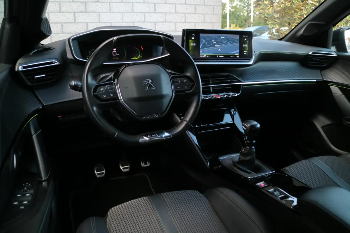208 1.2 PureTech GT Pack | Camera | Carplay |